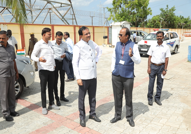 Shri.Bhagwanth Khuba, Hon'ble Minister of State for Chemicals & Fertilizers and New & Renewable Energy visited NIWE on 22.08.2022